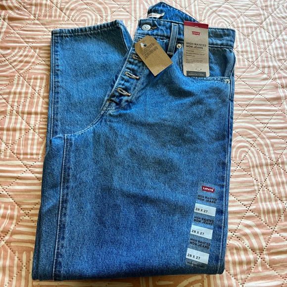 Levis mom jeans - Picture 2 of 10